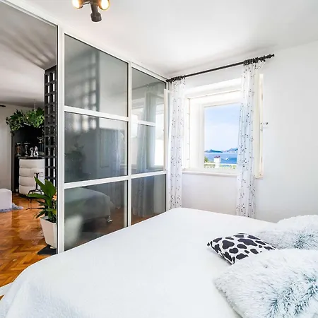 & Mara & Petrunjela - Two Bedroom With Terrace And Sea View Lejlighed Cavtat