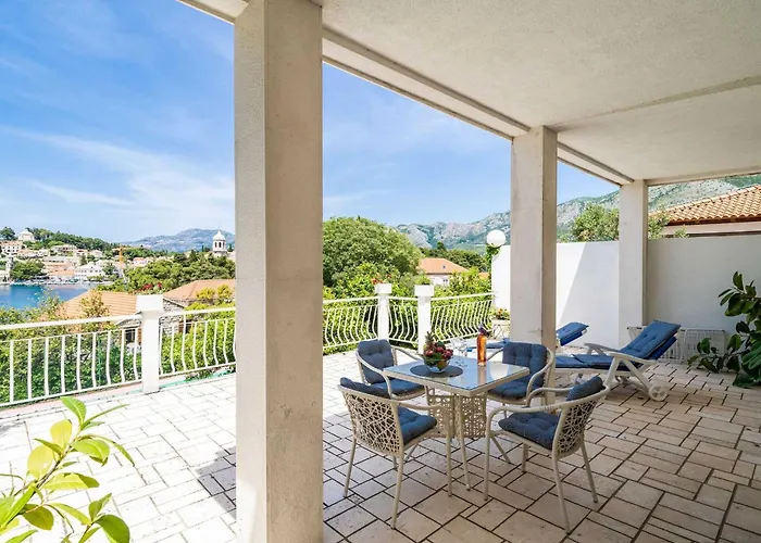 & Mara & Petrunjela - Two Bedroom With Terrace And Sea View Cavtat