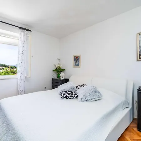 & Mara & Petrunjela - Two Bedroom With Terrace And Sea View Apartment *