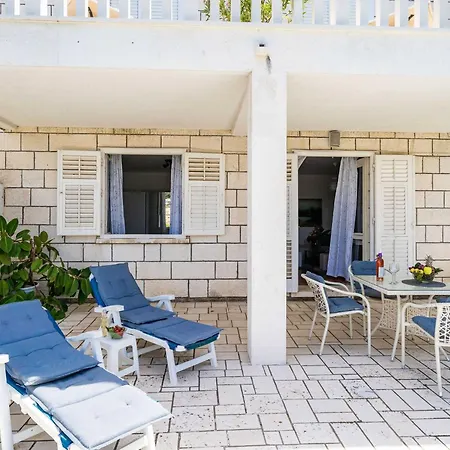 & Mara & Petrunjela - Two Bedroom With Terrace And Sea View Cavtat