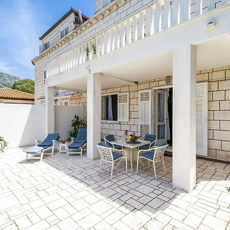 & Mara & Petrunjela - Two Bedroom With Terrace And Sea View Apartment