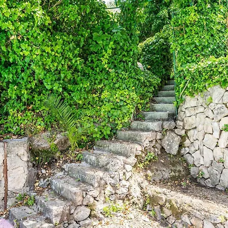 Apartment & Mara & Petrunjela - Two Bedroom With Terrace And Sea View