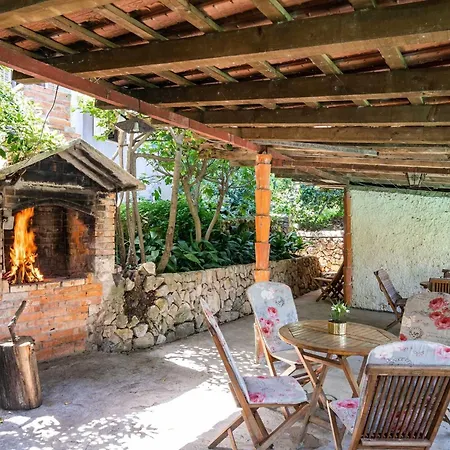 Apartment & Mara & Petrunjela - Two Bedroom With Terrace And Sea View *