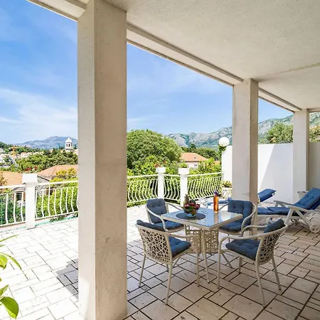& Mara & Petrunjela - Two Bedroom With Terrace And Sea View Cavtat