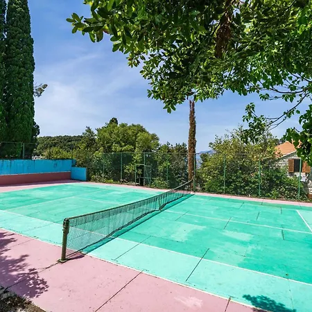 Apartment & Mara & Petrunjela - Two Bedroom With Terrace And Sea View *