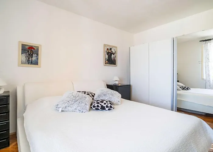 & Mara & Petrunjela - Two Bedroom With Terrace And Sea View 察夫塔特