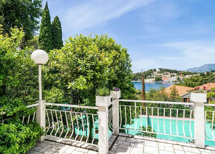 公寓 & Mara & Petrunjela - Two Bedroom With Terrace And Sea View 察夫塔特