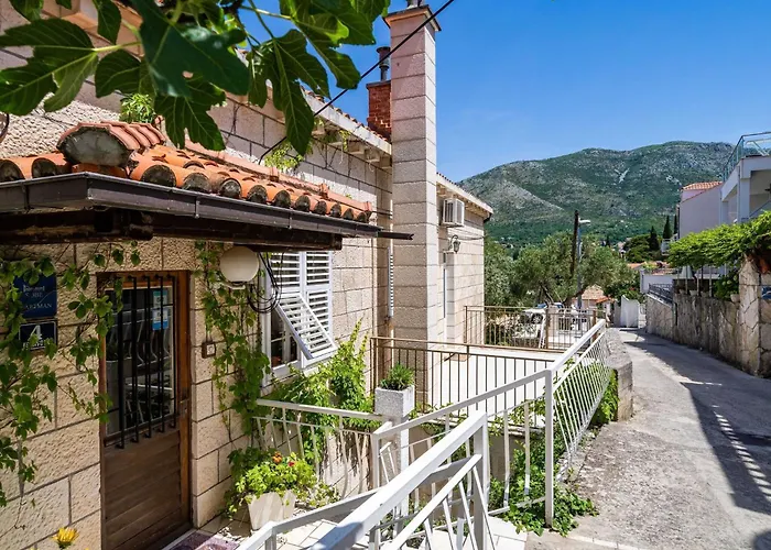 公寓 & Mara & Petrunjela - Two Bedroom With Terrace And Sea View